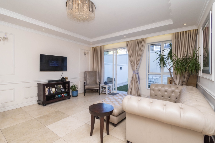 To Let 2 Bedroom Property for Rent in Three Anchor Bay Western Cape